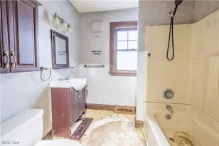 222 Central Pkwy Ave SE, Warren, OH 44483 - Photo 14