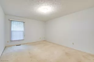 1111 Lake Meadow Ln, Brunswick, OH 44212 - Photo 12