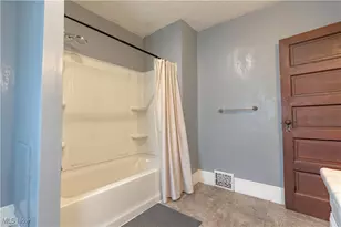 174 W Wayne St, Alliance, OH 44601 - Photo 24