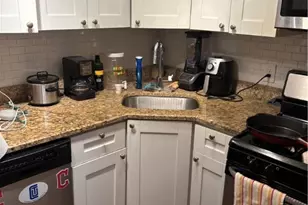 2312 W 10th St, Loveland, OH 44113 - Photo 6