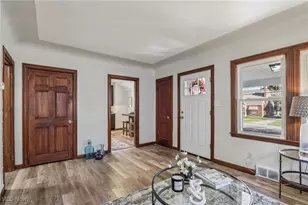 512 S Hazelwood Ave, Youngstown, OH 44509 - Photo 2