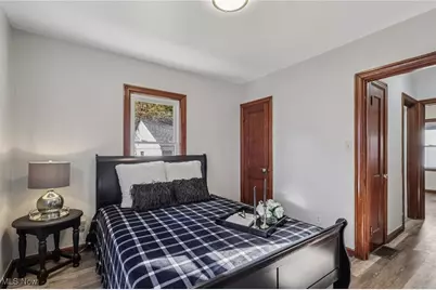 512 S Hazelwood Avenue, Youngstown, OH 44509 - Photo 10