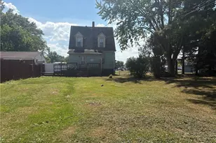 245 E Maryland Ave, Sebring, OH 44672 - Photo 2