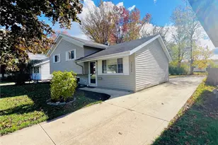 30404 Gebhart Pl, Willowick, OH 44095 - Photo 2