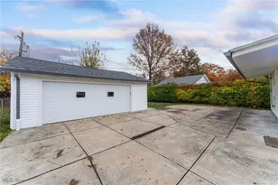 30321 Gebhart Pl, Willowick, OH 44095 - Photo 28