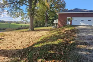 56 Carson Ln, Little Hocking, OH 45742 - Photo 8