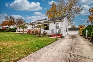 5134 Harmony Ln, Willoughby, OH 44094 - Photo 2