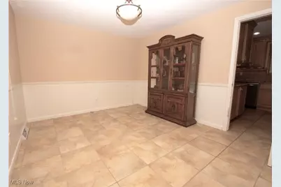 8094 Rolling Brook Road, Sagamore Hills, OH 44067 - Photo 10