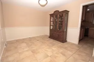 8094 Rolling Brook Rd, Sagamore Hills, OH 44067 - Photo 10