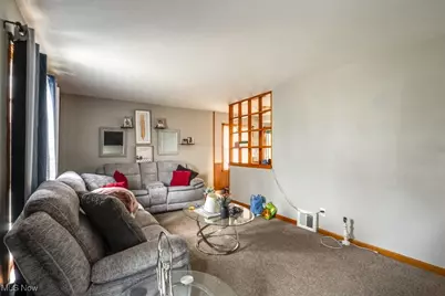 29800 Robert Street, Wickliffe, OH 44092 - Photo 8