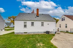 29800 Robert St, Wickliffe, OH 44092 - Photo 4