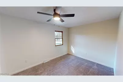 3273 S Jasmine Avenue, Akron, OH 44319 - Photo 14