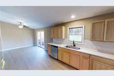 3273 S Jasmine Avenue, Akron, OH 44319 - Photo 8