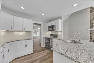 7662 Springfield Dr, Valley City, OH 44280 - Photo 10