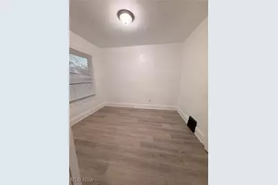 10512 Greenlawn Avenue, Loveland, OH 44108 - Photo 8