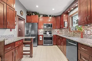 12214 Vince Dr, Doylestown, OH 44230 - Photo 6