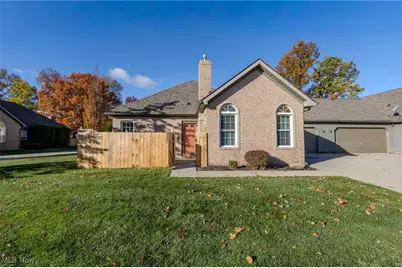 8050 Harbor Creek Drive #2401, Mentor on the Lake, OH 44060 - Photo 2