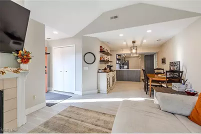 8050 Harbor Creek Drive #2401, Mentor on the Lake, OH 44060 - Photo 4