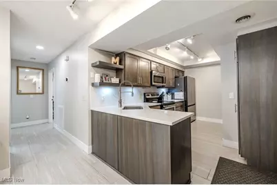 8050 Harbor Creek Drive #2401, Mentor on the Lake, OH 44060 - Photo 8