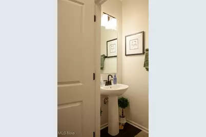 1362 Maple Grove Lane, Uniontown, OH 44685 - Photo 16