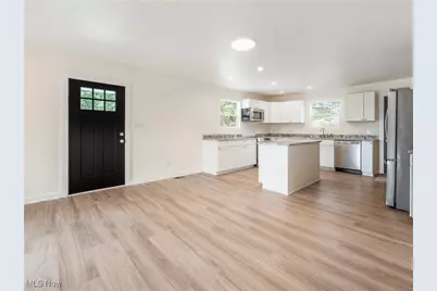 2425 S Pleasant Grove Road, Zanesville, OH 43701 - Photo 2