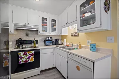 132 S Main Street #B10, Munroe Falls, OH 44262 - Photo 10