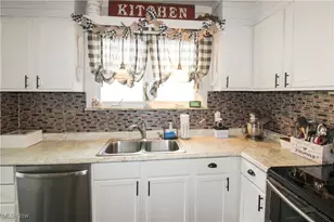 424 Monroe St, Port Clinton, OH 43452 - Photo 30