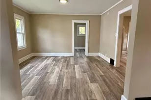 1017 Stadelman Ave, Akron, OH 44320 - Photo 4