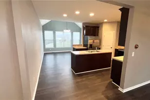 1482 Barrymore Ln, Wadsworth, OH 44281 - Photo 2