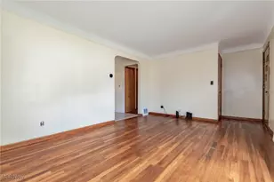 306 E 323rd St, Willowick, OH 44095 - Photo 8