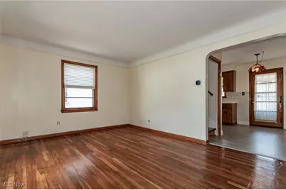 306 E 323rd Street, Willowick, OH 44095 - Photo 6