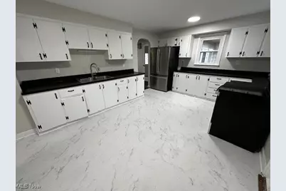 10488 Dewhurst Road, Elyria, OH 44035 - Photo 4