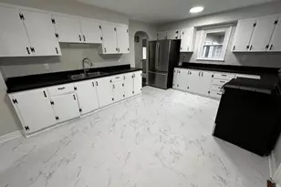 10488 Dewhurst Rd, Elyria, OH 44035 - Photo 4