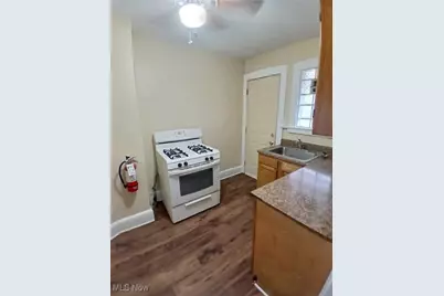 103 E Boston Avenue, Youngstown, OH 44507 - Photo 10