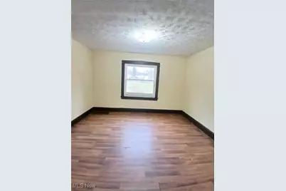 103 E Boston Avenue, Youngstown, OH 44507 - Photo 6