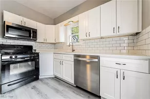 1559 Lauderdale Ave, Oakwood, OH 44107 - Photo 8