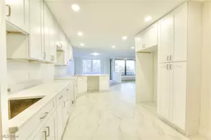 2 Bratenahl Pl, Bratenahl, OH 44108 - Photo 8