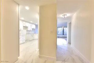 2 Bratenahl Pl, Bratenahl, OH 44108 - Photo 6