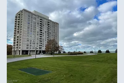 2 Bratenahl Place #2D, Bratenahl, OH 44108 - Photo 2