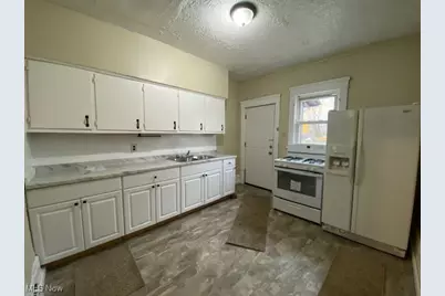 459 Wooster Road N, Barberton, OH 44203 - Photo 2