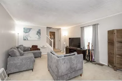 242 Monroe Avenue, Cuyahoga Falls, OH 44221 - Photo 4