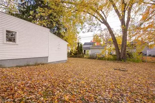 242 Monroe Ave, Cuyahoga Falls, OH 44221 - Photo 30