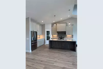 2601 Lake Center Street NW, Lake, OH 44685 - Photo 2