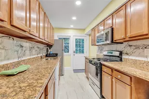 2257 Grandview Ave, Cleveland Heights, OH 44106 - Photo 18