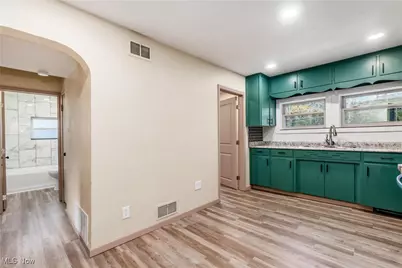 724 Garden Road, Zanesville, OH 43701 - Photo 6