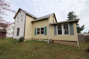 112 Brooklyn Ave, Creston, OH 44217 - Photo 2