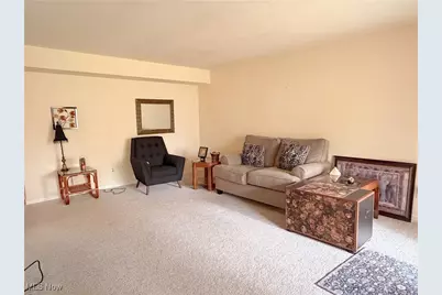 6340 Greenwood Parkway #405, Sagamore Hills, OH 44067 - Photo 2