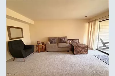 6340 Greenwood Parkway #405, Sagamore Hills, OH 44067 - Photo 4