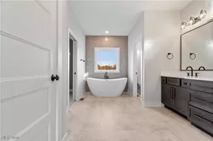 5858 Springlake Rd NW, Canton, OH 44718 - Photo 16