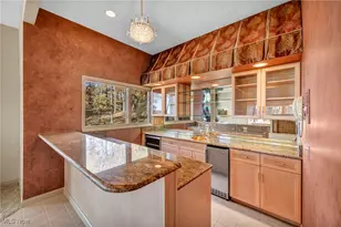 4670 Figgie Dr, Willoughby, OH 44094 - Photo 12